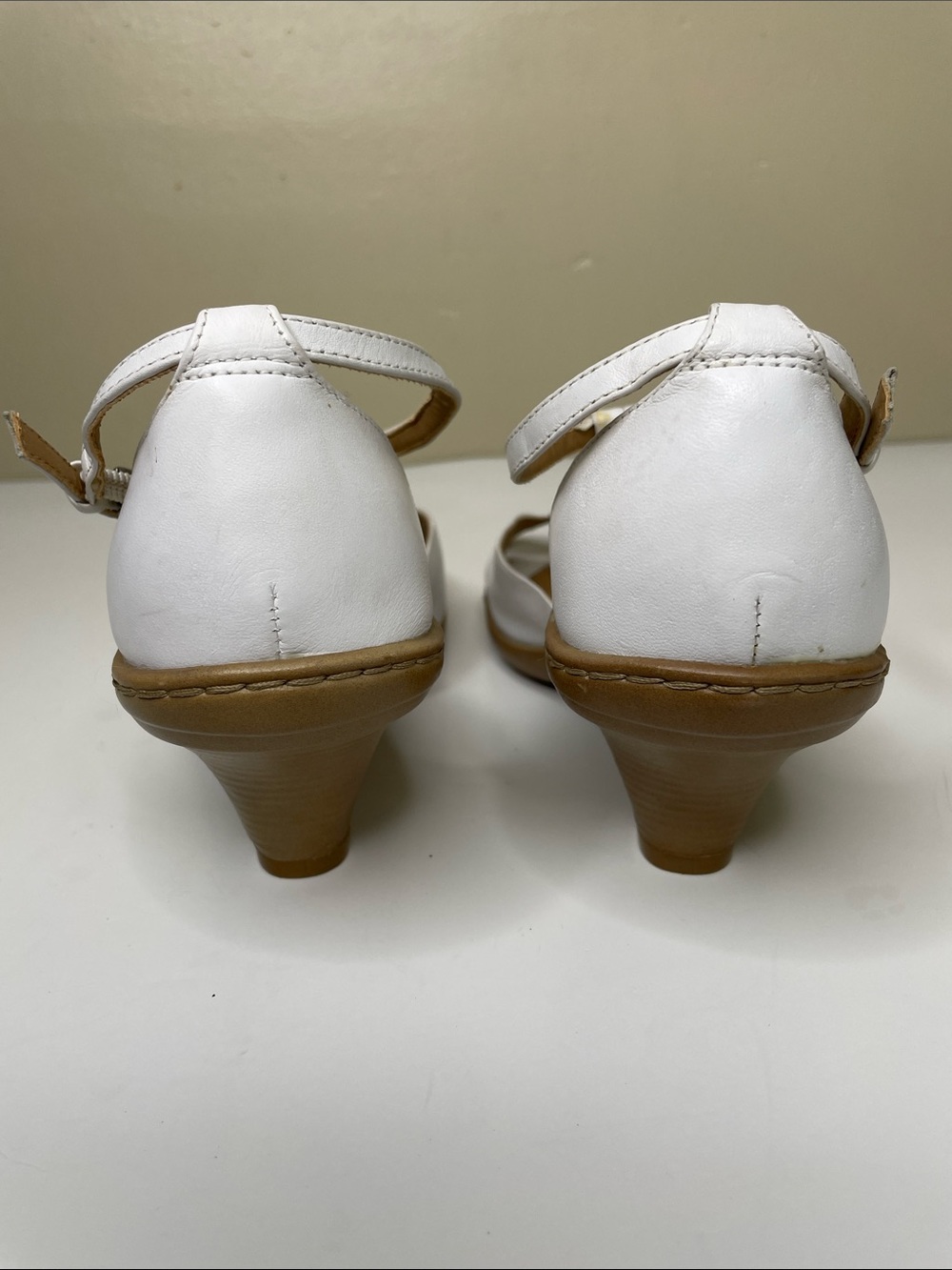 I LOVE COMFORT White Leather T-Strap Cushioned Insole Kitten Heel Sandals 7.5M - Picture 3 of 13